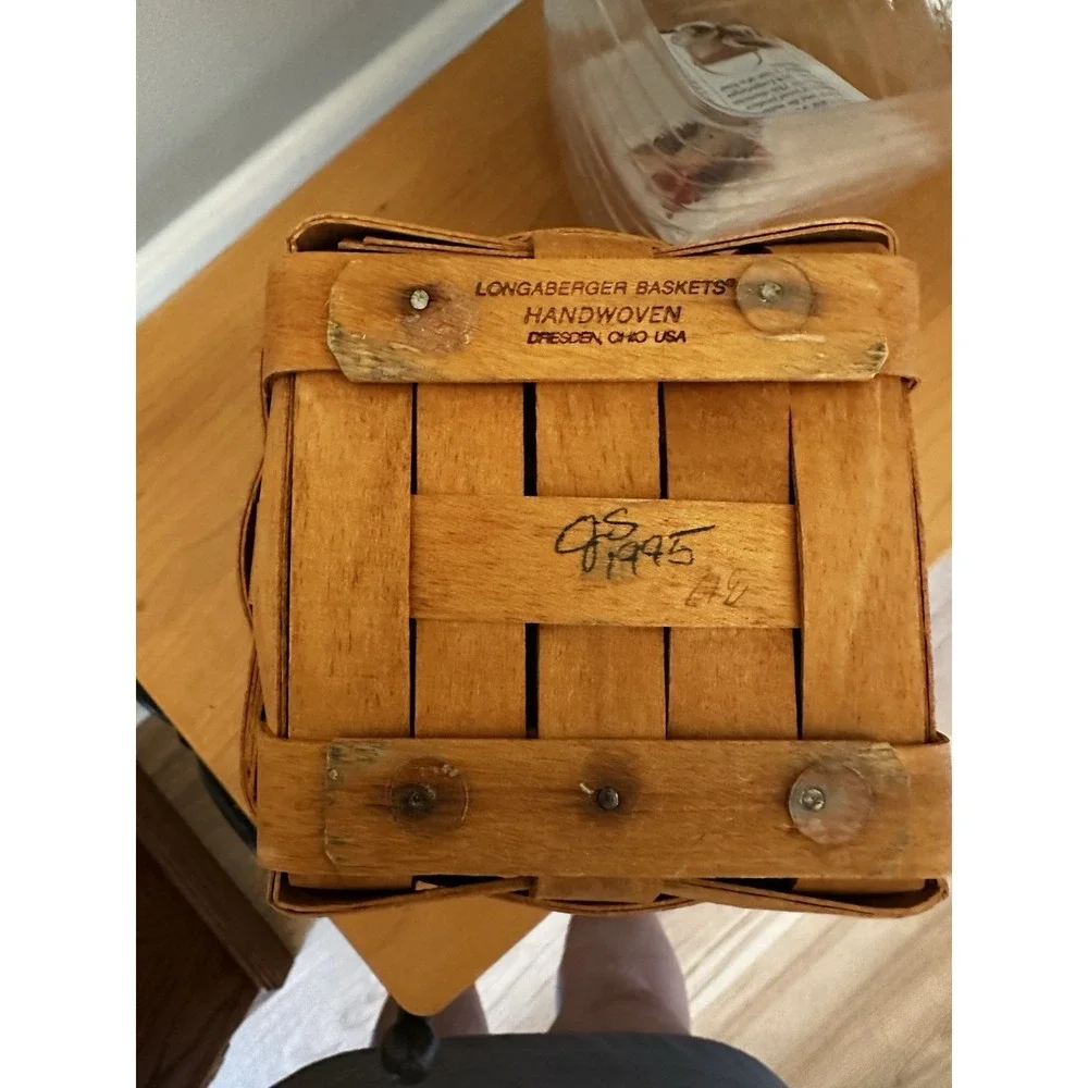 Longerberger 1995 Basket With Floral Liner
